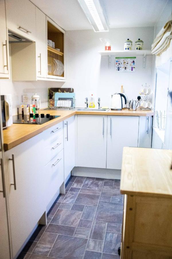 Standing Stones Cottage 阿布罗斯 外观 照片